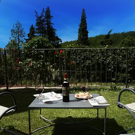 Borgo I Tre Baroni - & Poppi
