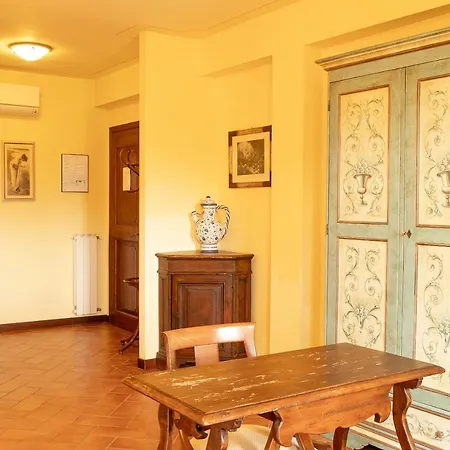 Borgo I Tre Baroni - & Poppi