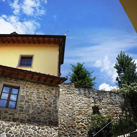 Borgo I Tre Baroni - & * Poppi