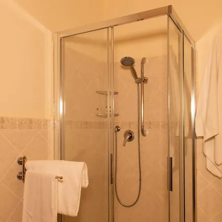 Borgo I Tre Baroni - & Poppi
