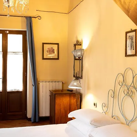 Borgo I Tre Baroni - & Poppi